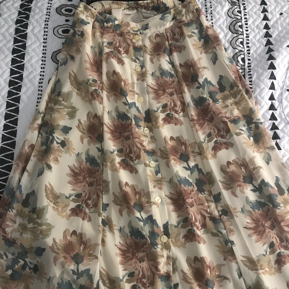 Floral silk skirt.